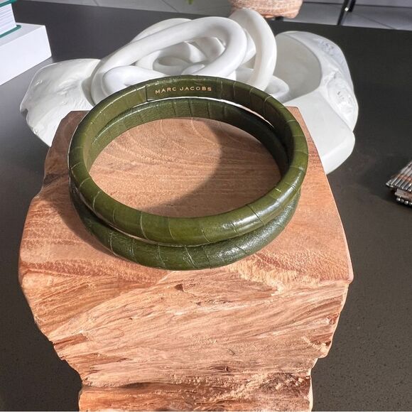 Marc Jacobs Chunky Resin and Leather Bangle Set - Picture 3 of 7